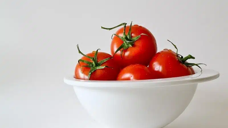 Tomates et gestion de l'acide urique : faits et conseils nutritionnels